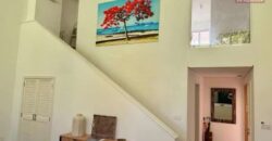 À vendre accessible aux étrangers – Appartement duplex meublé avec rez-de-jardin à Pointe aux Canonniers