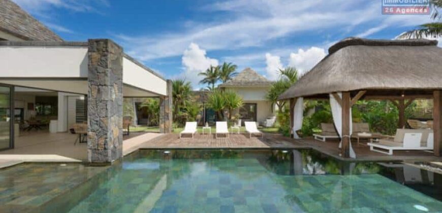 À vendre – Superbe villa avec piscine sur un terrain de 1 129 m² à Grand Baie, La Salette
