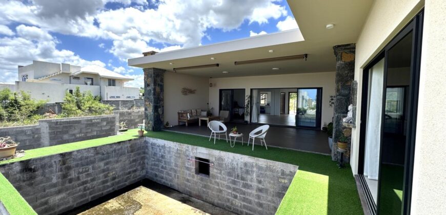 À vendre une villa récente à personnaliser avec piscine dans résidence sécurisée à Flic-en-Flac