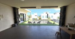 À vendre une villa récente à personnaliser avec piscine dans résidence sécurisée à Flic-en-Flac