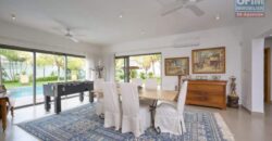 À vendre élégante villa avec piscine sur un terrain de 1185 m² à La Salette, Grand Baie.