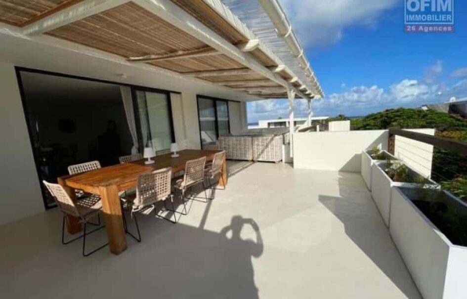 À vendre : penthouse meublé et équipé, accessible aux étrangers à Mont Choisy