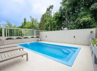 Location d’un appartement neuf avec piscine commune en plein centre de Grandbaie