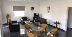 En vente – Maison divisée en 2 appartements indépendants, proche plage à Pereybere