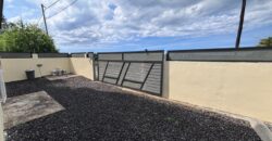 En vente – Maison divisée en 2 appartements indépendants, proche plage à Pereybere