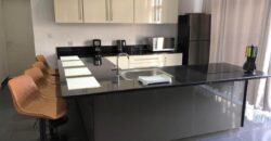 En vente – Maison divisée en 2 appartements indépendants, proche plage à Pereybere