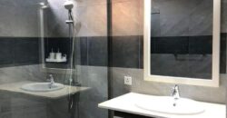 En vente – Maison divisée en 2 appartements indépendants, proche plage à Pereybere