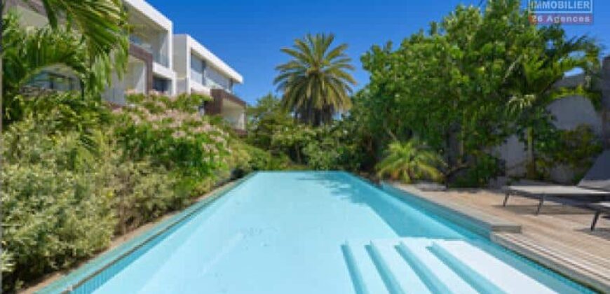 À vendre – Magnifique appartement R+2 avec piscine accessible aux étrangers dans un quartier calme et résidentiel à Pointe aux Canonniers