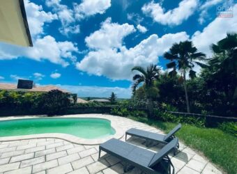 En vente une villa d’exception située dans le prestigieux Domaine Hill Side à Belle Vue Harel