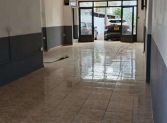 À louer un local commercial de 78m2 offrant bonne visibilité à Triolet