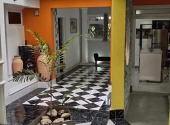 En vente un appartement en duplex de 120m2 avec jardin paysager de 170m2 à Vale