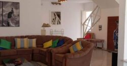 En vente – Superbe villa rénovée dans une résidence sécurisée avec piscine à Pointe aux Canonniers