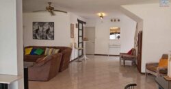 En vente – Superbe villa rénovée dans une résidence sécurisée avec piscine à Pointe aux Canonniers