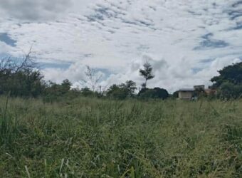 À vendre un terrain résidentiel de 951m2 proche de toutes commodités à Pointe aux Piments