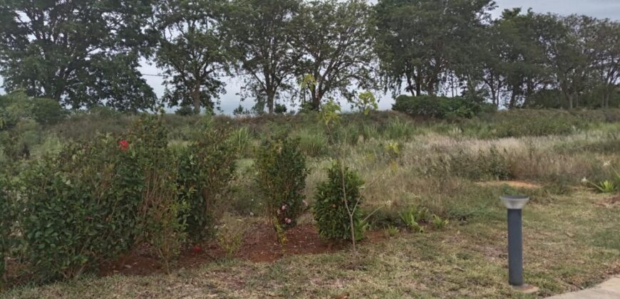 En vente un terrain résidentiel de 633 m² situé dans un environnement recherché au sein dans la smart city d’AZURI à Roches Noires