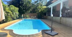 À vendre – Spacieuse villa familiale de 480 m² avec piscine et appartement indépendant à Albion