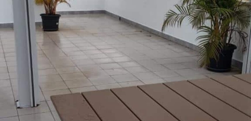 À vendre élégante villa neuve de 165m2 avec piscine et rooftop au cœur de Grand Baie