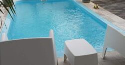 À vendre élégante villa neuve de 165m2 avec piscine et rooftop au cœur de Grand Baie