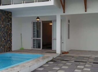 Location d’une villa neuve avec piscine et rooftop au centre de Grand Baie
