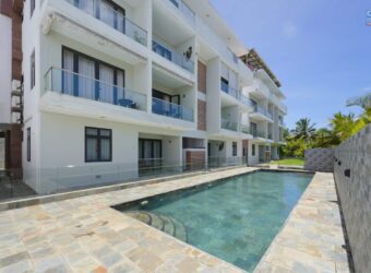 Location d’un charmant appartement rénové dans une résidence sécurisée avec piscine commune à Pereybère