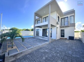 En vente une villa neuve avec piscine située dans un quartier calme et résidentiel de Flic-en-Flac