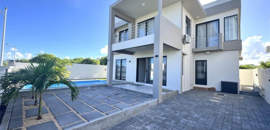En vente une villa neuve avec piscine située dans un quartier calme et résidentiel de Flic-en-Flac