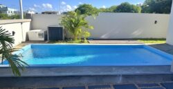 En vente une villa neuve avec piscine située dans un quartier calme et résidentiel de Flic-en-Flac