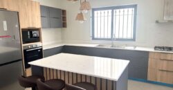 En vente une villa neuve avec piscine située dans un quartier calme et résidentiel de Flic-en-Flac