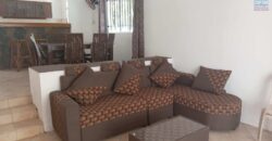 Location d’une grande villa proche de la plage et commerces à Pereybère