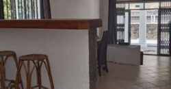 Location d’une grande villa proche de la plage et commerces à Pereybère