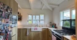 À vendre une magnifique villa de 379m2 avec piscine sur un terrain de 1560m2 à Mont Piton
