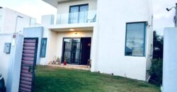 Location d’une agréable villa récente avec plunge pool dans un quartier résidentiel à Albion Maurice