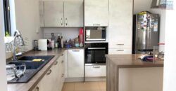 Location d’une agréable villa récente avec plunge pool dans un quartier résidentiel à Albion Maurice
