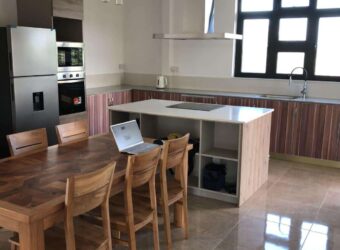 À vendre appartement neuf T4 meublé situé dans un secteur recherché à Grand Baie Maurice