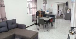 À louer un appartement neuf dans une résidence sécurisée avec piscine commune à Pereybère