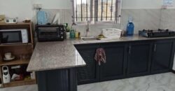 À louer un appartement neuf dans une résidence sécurisée avec piscine commune à Pereybère