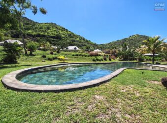 À vendre une villa de standing accessible aux étrangers avec piscine privée et jardin verdoyant à Rivière Noire Maurice