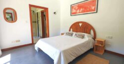 À vendre une villa de standing accessible aux étrangers avec piscine privée et jardin verdoyant à Rivière Noire Maurice
