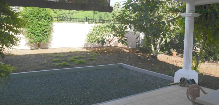 À vendre une grande villa de 200m2 située dans un quartier résidentiel proche de la plage et des commerces à Flic en Flac Maurice