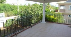 À vendre une grande villa de 200m2 située dans un quartier résidentiel proche de la plage et des commerces à Flic en Flac Maurice