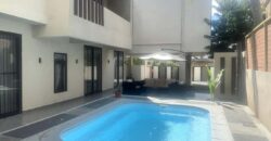 À louer un lumineux appartement avec piscine situé dans un quartier paisible à Flic en Flac Maurice