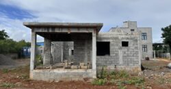 À vendre une maison à terminer sur un terrain de 68 toises à Pointe aux Sables Maurice