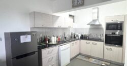 À vendre un lumineux appartement meublé en résidence de standing avec piscine à Flic en Flac Maurice