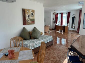À louer un grand appartement de 195m2 proche de la plage et commerces à Trou aux Biches Maurice