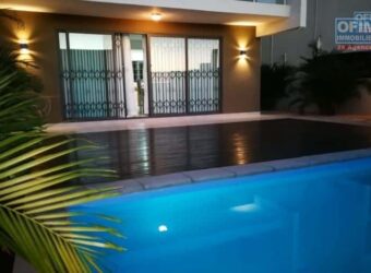 Location d’une ravissante villa avec piscine privée située dans un quartier paisible à Flic en Flac Maurice