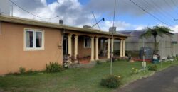 En vente une spacieuse villa de 350 m² avec appartement indépendant et serre agricole à La Marie Maurice