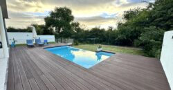 À vendre une villa moderne de 320m2 avec piscine dans quartier recherché de Flic en Flac Maurice