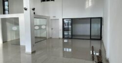 En exclusivité: Location d’un spacieux local commercial de 121m1 avec parking à Grandbaie Maurice