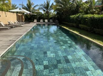 Location d’une ravissante villa avec grand terrasse et piscine commune à Grand Gaube Maurice