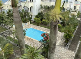 Location d’une agréable villa avec rooftop dans une résidence sécurisée avec piscine commune à Grandbaie Maurice